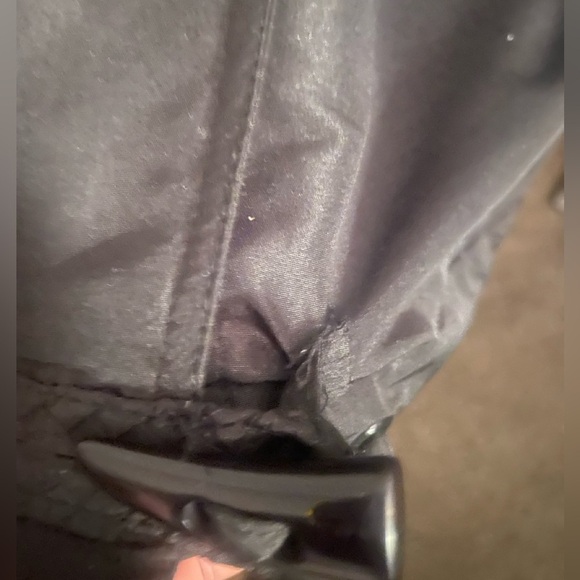 Tudor Court (Size Lg) Black Jacket, detachable faux fur hood & toggle buttons - Picture 6 of 11